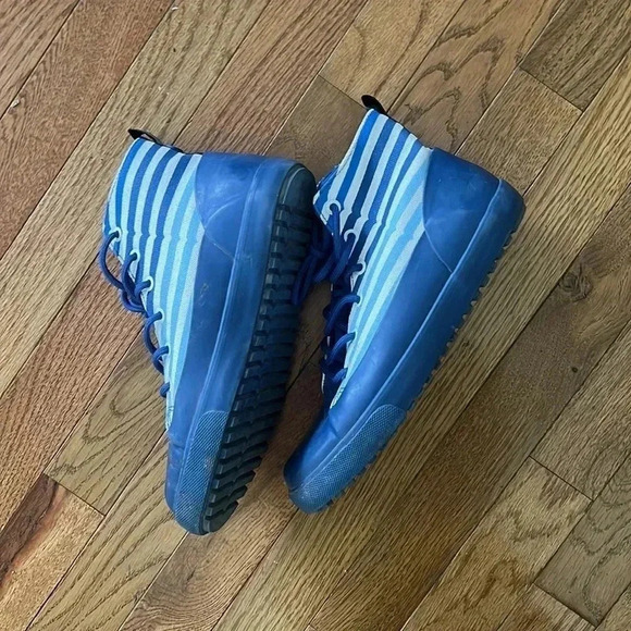 Hunter blue and white striped high top shoes size 5 - Picture 5 of 5